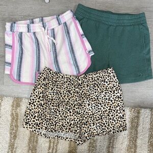 Girls bundle lot 3 shorts Roxy, limited too, leopard size XL 14-16